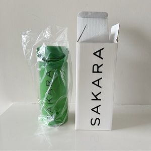 Green Sakara Water Bottle - limited edition - brand new in box